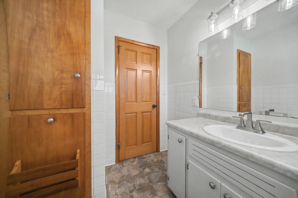 885 W Perry Street, Bucyrus, Ohio 44820, 3 Bedrooms Bedrooms, ,2 BathroomsBathrooms,Residential,For Sale,Perry Street,9073414 885 W Perry Street, Bucyrus, Ohio 44820, 3 Bedrooms Bedrooms, ,2 BathroomsBathrooms,Residential,For Sale,Perry Street,9073414