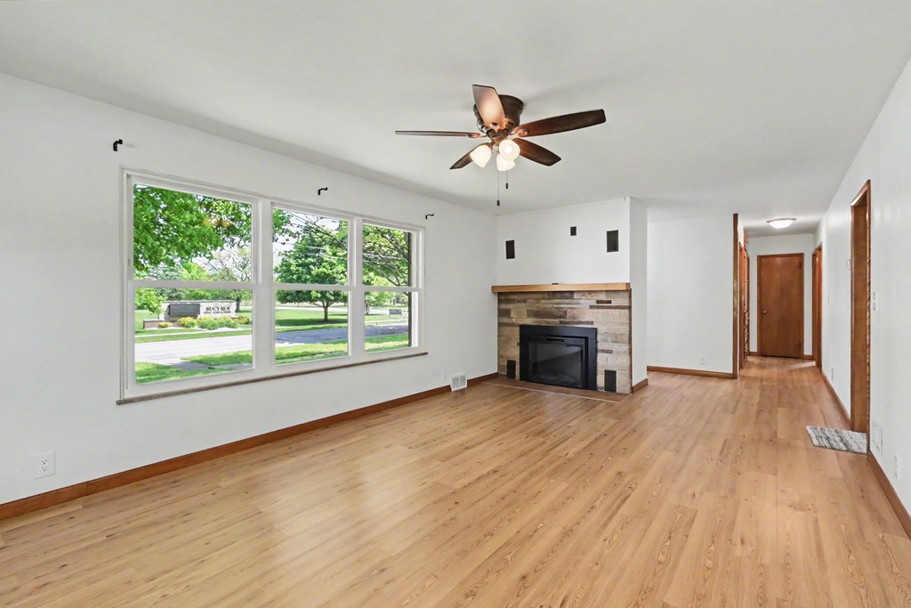 885 W Perry Street, Bucyrus, Ohio 44820, 3 Bedrooms Bedrooms, ,2 BathroomsBathrooms,Residential,For Sale,Perry Street,9073414 885 W Perry Street, Bucyrus, Ohio 44820, 3 Bedrooms Bedrooms, ,2 BathroomsBathrooms,Residential,For Sale,Perry Street,9073414