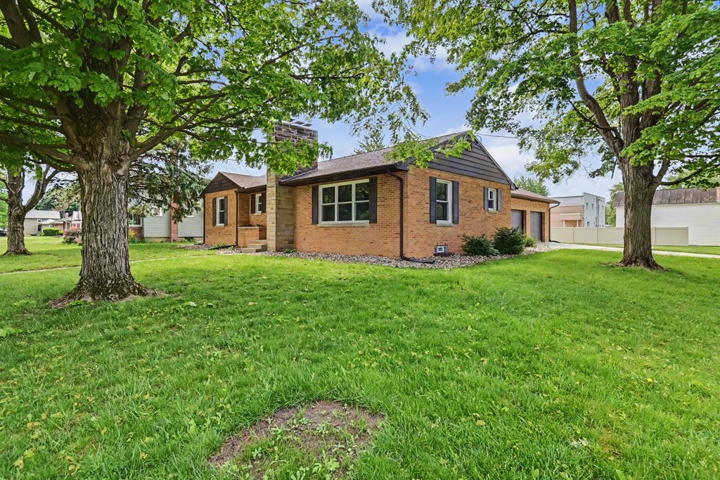 885 W Perry Street, Bucyrus, Ohio 44820, 3 Bedrooms Bedrooms, ,2 BathroomsBathrooms,Residential,For Sale,Perry Street,9073414 885 W Perry Street, Bucyrus, Ohio 44820, 3 Bedrooms Bedrooms, ,2 BathroomsBathrooms,Residential,For Sale,Perry Street,9073414