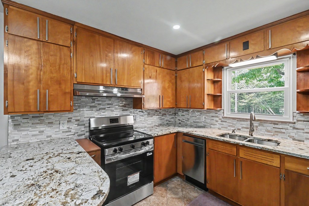 885 W Perry Street, Bucyrus, Ohio 44820, 3 Bedrooms Bedrooms, ,2 BathroomsBathrooms,Residential,For Sale,Perry Street,9073414 885 W Perry Street, Bucyrus, Ohio 44820, 3 Bedrooms Bedrooms, ,2 BathroomsBathrooms,Residential,For Sale,Perry Street,9073414