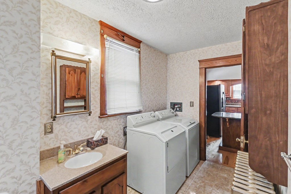 524 E Oakwood Ave, Bucyrus, Ohio 44820, 4 Bedrooms Bedrooms, ,2 BathroomsBathrooms,Residential,For Sale,Oakwood Ave,9073415 524 E Oakwood Ave, Bucyrus, Ohio 44820, 4 Bedrooms Bedrooms, ,2 BathroomsBathrooms,Residential,For Sale,Oakwood Ave,9073415