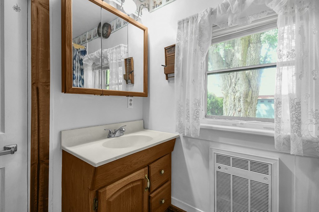 1888 S Wiley St, Crestline, Ohio 44827, 2 Bedrooms Bedrooms, ,1 BathroomBathrooms,Residential,For Sale,Wiley St,9073430