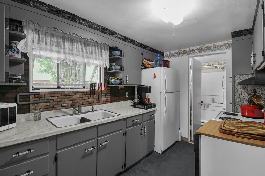 1888 S Wiley St, Crestline, Ohio 44827, 2 Bedrooms Bedrooms, ,1 BathroomBathrooms,Residential,For Sale,Wiley St,9073430