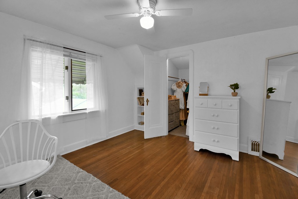 955 Maumee Avenue, Mansfield, Ohio 44906, 3 Bedrooms Bedrooms, ,1 BathroomBathrooms,Residential,For Sale,Maumee Avenue,9073453