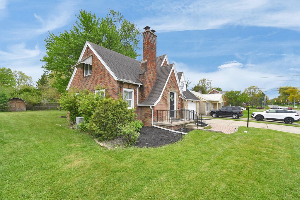 955 Maumee Avenue, Mansfield, Ohio 44906, 3 Bedrooms Bedrooms, ,1 BathroomBathrooms,Residential,For Sale,Maumee Avenue,9073453