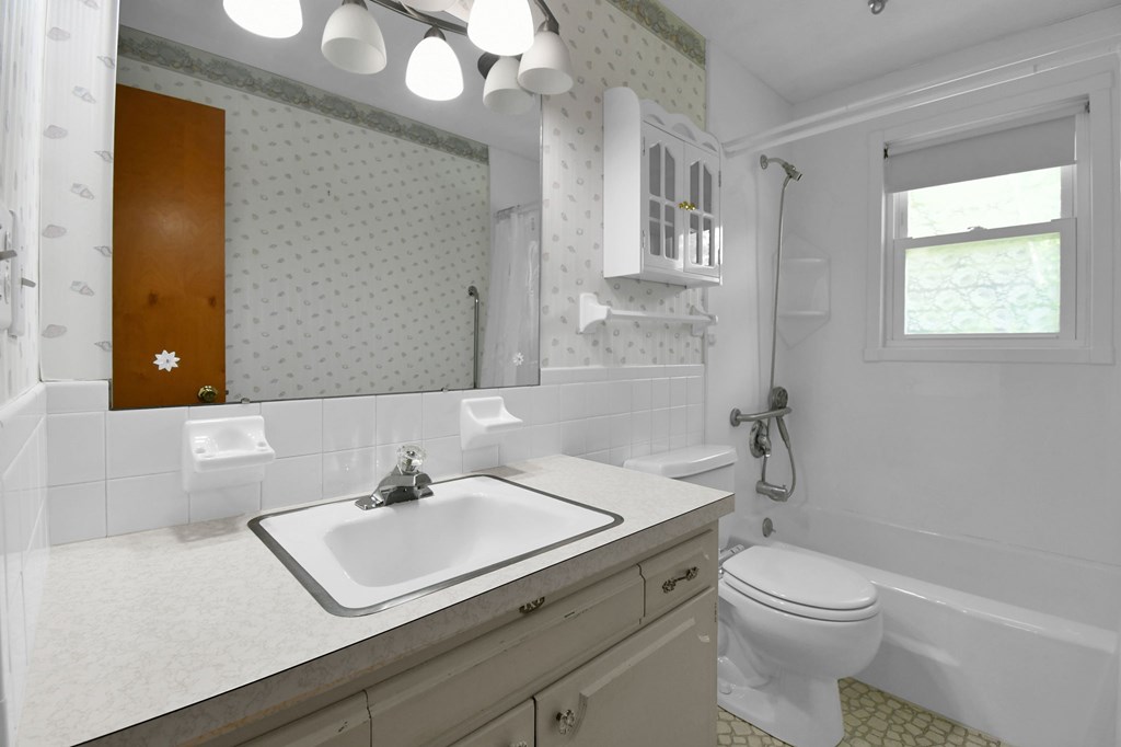 1508 Beal Rd, Mansfield, Ohio 44903, 2 Bedrooms Bedrooms, ,2 BathroomsBathrooms,Residential,For Sale,Beal Rd,9073476