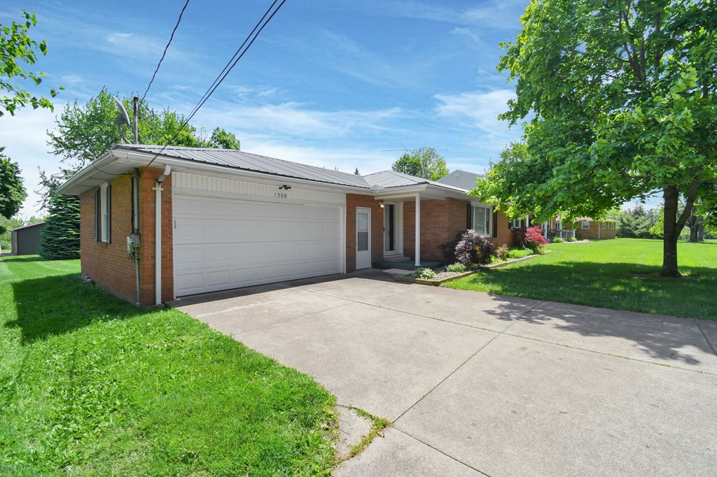 1508 Beal Rd, Mansfield, Ohio 44903, 2 Bedrooms Bedrooms, ,2 BathroomsBathrooms,Residential,For Sale,Beal Rd,9073476