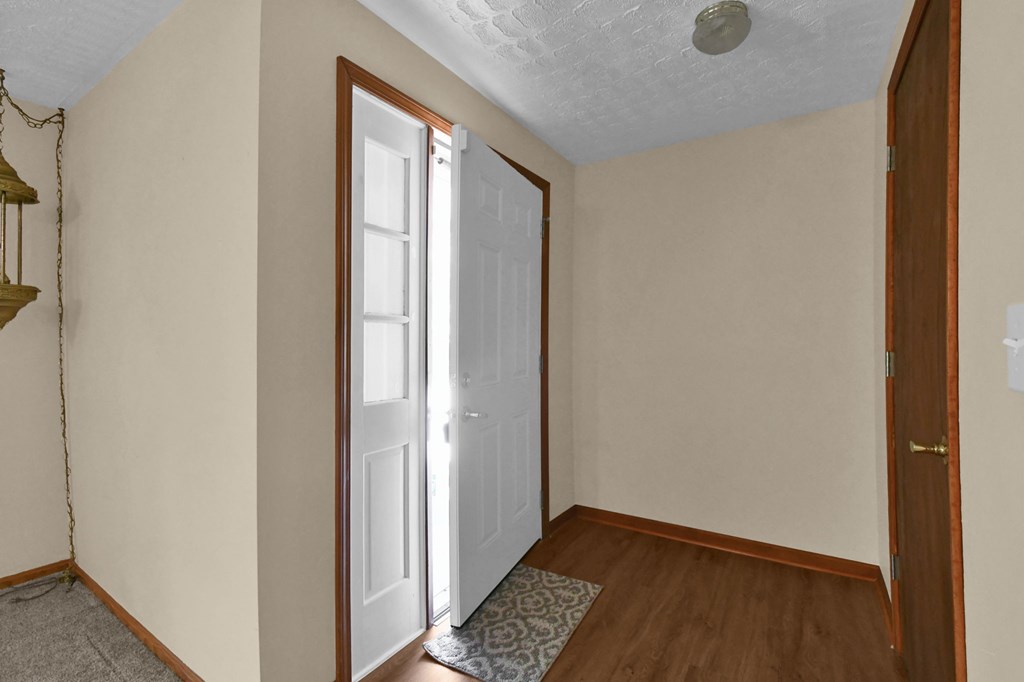 1508 Beal Rd, Mansfield, Ohio 44903, 2 Bedrooms Bedrooms, ,2 BathroomsBathrooms,Residential,For Sale,Beal Rd,9073476