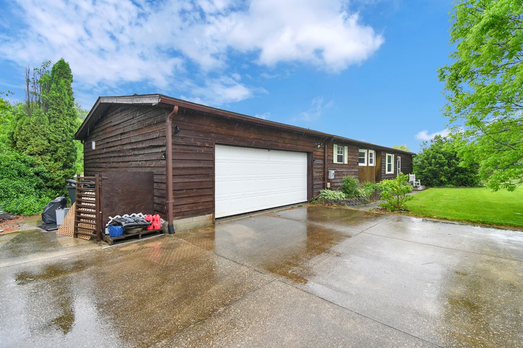 5100 Township Road 96, Fredericktown, Ohio 43019, 3 Bedrooms Bedrooms, ,2 BathroomsBathrooms,Residential,For Sale,Township Road 96,9073485 5100 Township Road 96, Fredericktown, Ohio 43019, 3 Bedrooms Bedrooms, ,2 BathroomsBathrooms,Residential,For Sale,Township Road 96,9073485