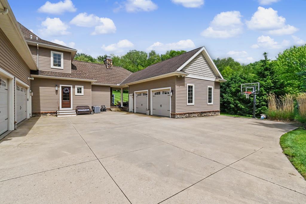 1524 Charolais Drive, Mansfield, Ohio 44903, 7 Bedrooms Bedrooms, ,6 BathroomsBathrooms,Residential,For Sale,Charolais Drive,9073489 1524 Charolais Drive, Mansfield, Ohio 44903, 7 Bedrooms Bedrooms, ,6 BathroomsBathrooms,Residential,For Sale,Charolais Drive,9073489