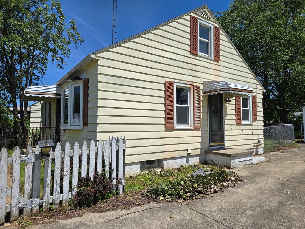 490 Dyas Drive, Mansfield, Ohio 44905, 3 Bedrooms Bedrooms, ,1 BathroomBathrooms,Residential,For Sale,Dyas Drive,9073496 490 Dyas Drive, Mansfield, Ohio 44905, 3 Bedrooms Bedrooms, ,1 BathroomBathrooms,Residential,For Sale,Dyas Drive,9073496