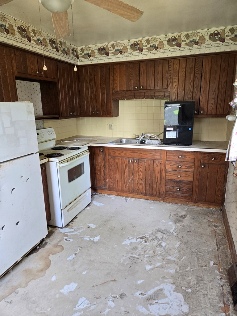 490 Dyas Drive, Mansfield, Ohio 44905, 3 Bedrooms Bedrooms, ,1 BathroomBathrooms,Residential,For Sale,Dyas Drive,9073496 490 Dyas Drive, Mansfield, Ohio 44905, 3 Bedrooms Bedrooms, ,1 BathroomBathrooms,Residential,For Sale,Dyas Drive,9073496