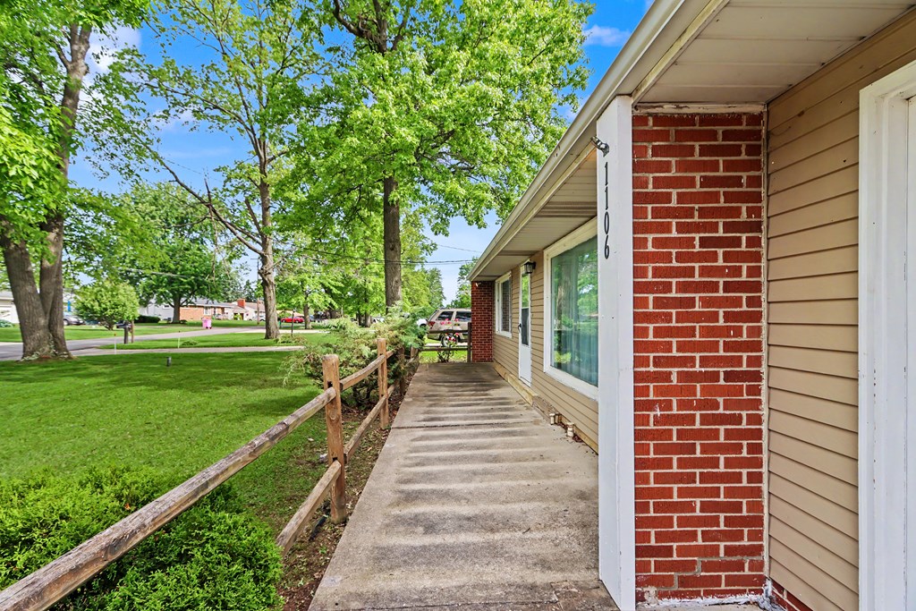 1106 Oakdale Drive, Mansfield, Ohio 44905, 2 Bedrooms Bedrooms, ,1 BathroomBathrooms,Residential,For Sale,Oakdale Drive,9073501