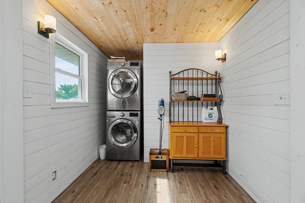 1106 Oakdale Drive, Mansfield, Ohio 44905, 2 Bedrooms Bedrooms, ,1 BathroomBathrooms,Residential,For Sale,Oakdale Drive,9073501
