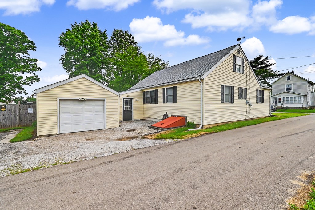 1117 Teddy Avenue, Bucyrus, Ohio 44820, 3 Bedrooms Bedrooms, ,1 BathroomBathrooms,Residential,For Sale,Teddy Avenue,9073504