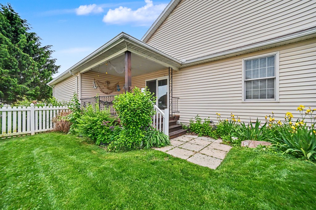 7 Justin Drive, Norwalk, Ohio 44857, 3 Bedrooms Bedrooms, ,2 BathroomsBathrooms,Residential,For Sale,Justin Drive,9073516