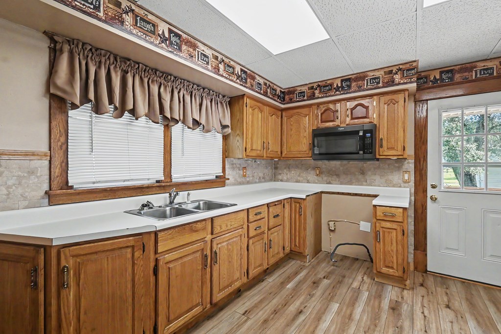 216 W Laurel Street, Willard, Ohio 44890, 3 Bedrooms Bedrooms, ,1 BathroomBathrooms,Residential,For Sale,Laurel Street,9073538