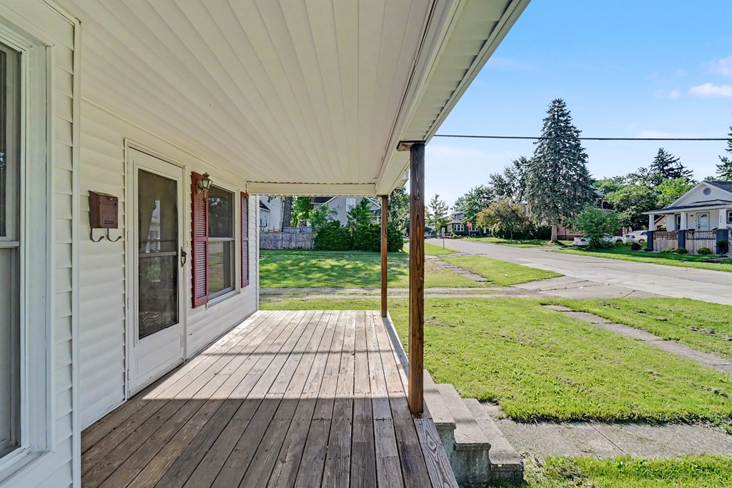 216 W Laurel Street, Willard, Ohio 44890, 3 Bedrooms Bedrooms, ,1 BathroomBathrooms,Residential,For Sale,Laurel Street,9073538