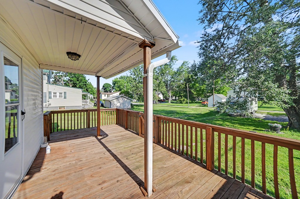 216 W Laurel Street, Willard, Ohio 44890, 3 Bedrooms Bedrooms, ,1 BathroomBathrooms,Residential,For Sale,Laurel Street,9073538