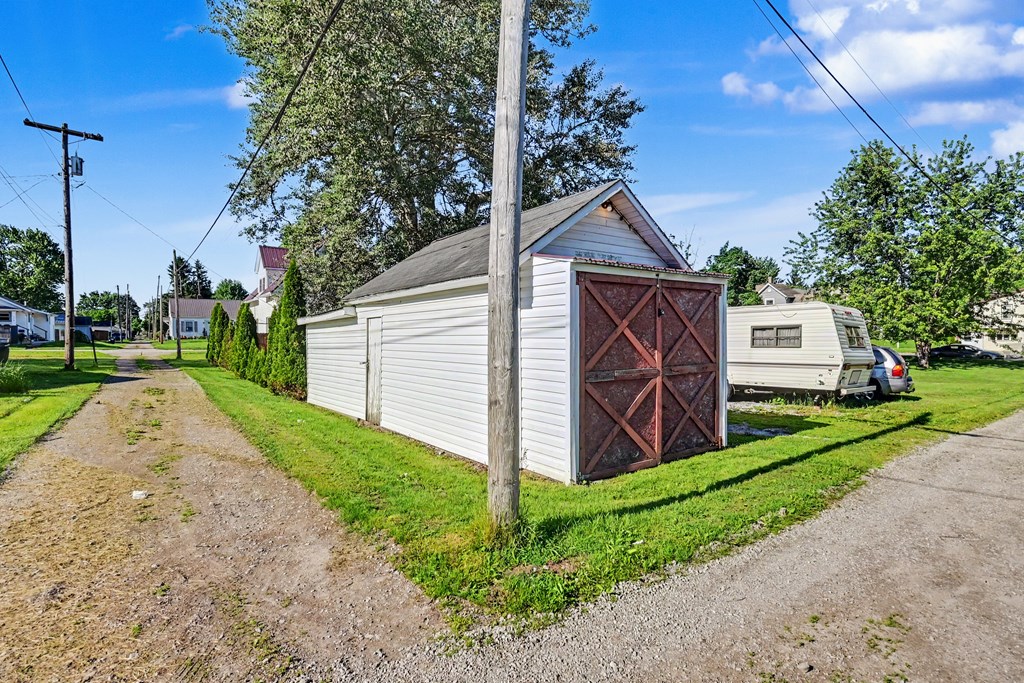 216 W Laurel Street, Willard, Ohio 44890, 3 Bedrooms Bedrooms, ,1 BathroomBathrooms,Residential,For Sale,Laurel Street,9073538