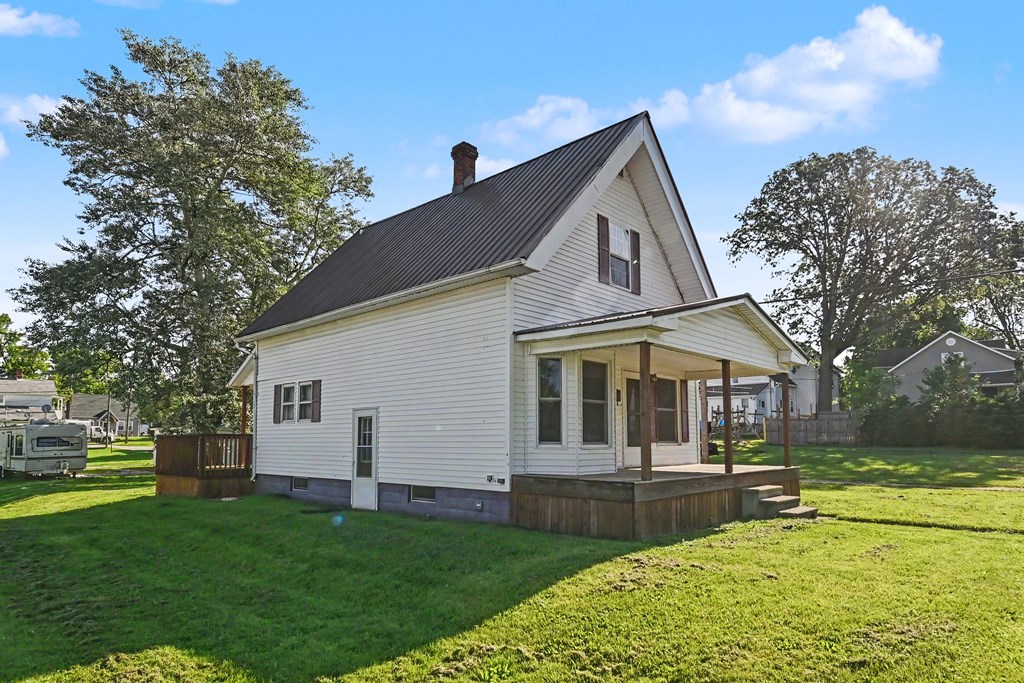 216 W Laurel Street, Willard, Ohio 44890, 3 Bedrooms Bedrooms, ,1 BathroomBathrooms,Residential,For Sale,Laurel Street,9073538