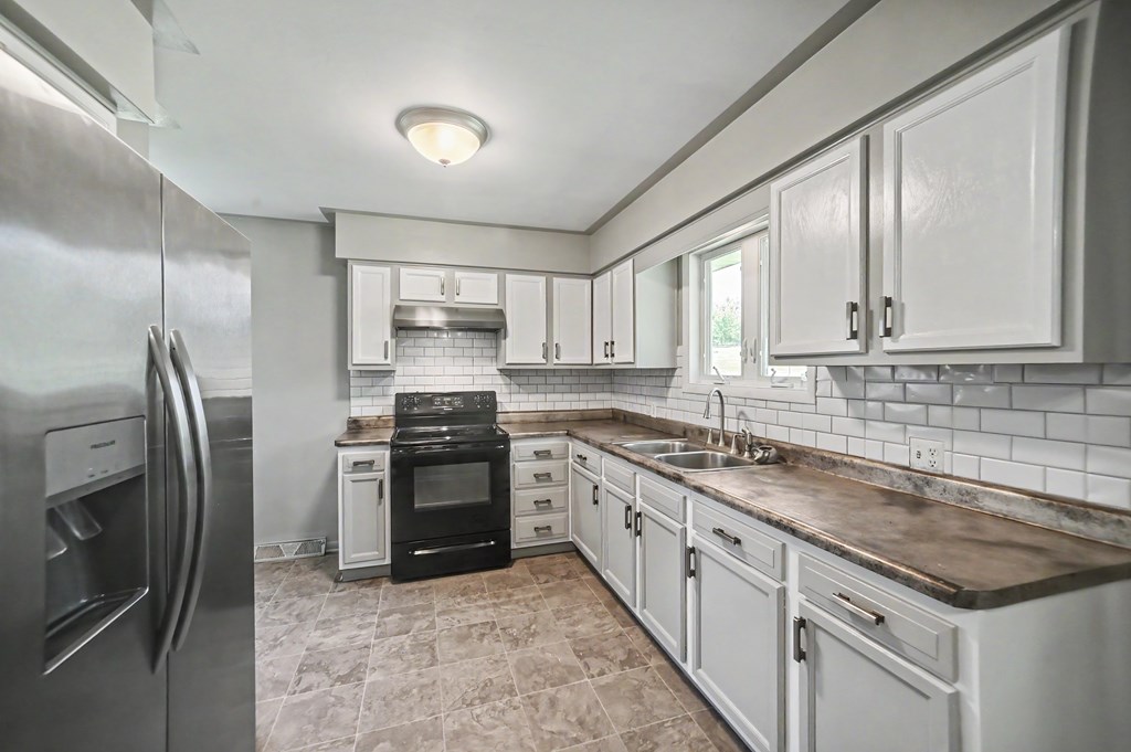 1053 Reed Road, Mansfield, Ohio 44903, 2 Bedrooms Bedrooms, ,2 BathroomsBathrooms,Residential,For Sale,Reed Road,9073554