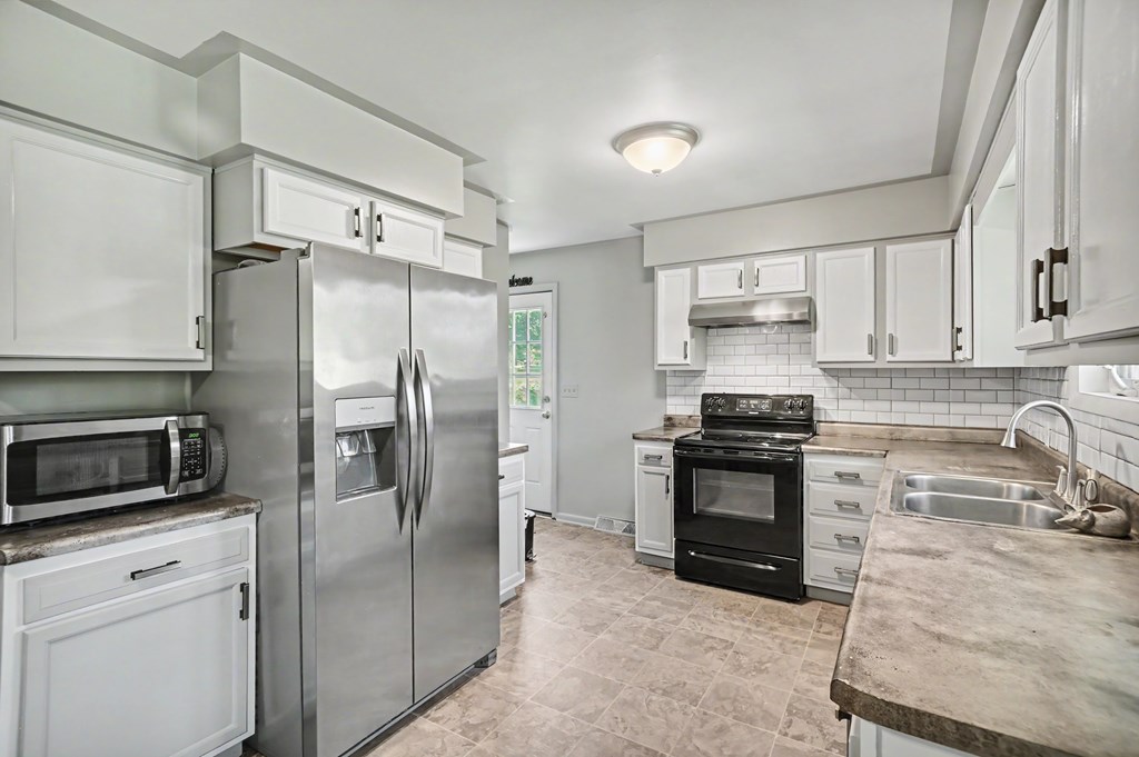 1053 Reed Road, Mansfield, Ohio 44903, 2 Bedrooms Bedrooms, ,2 BathroomsBathrooms,Residential,For Sale,Reed Road,9073554