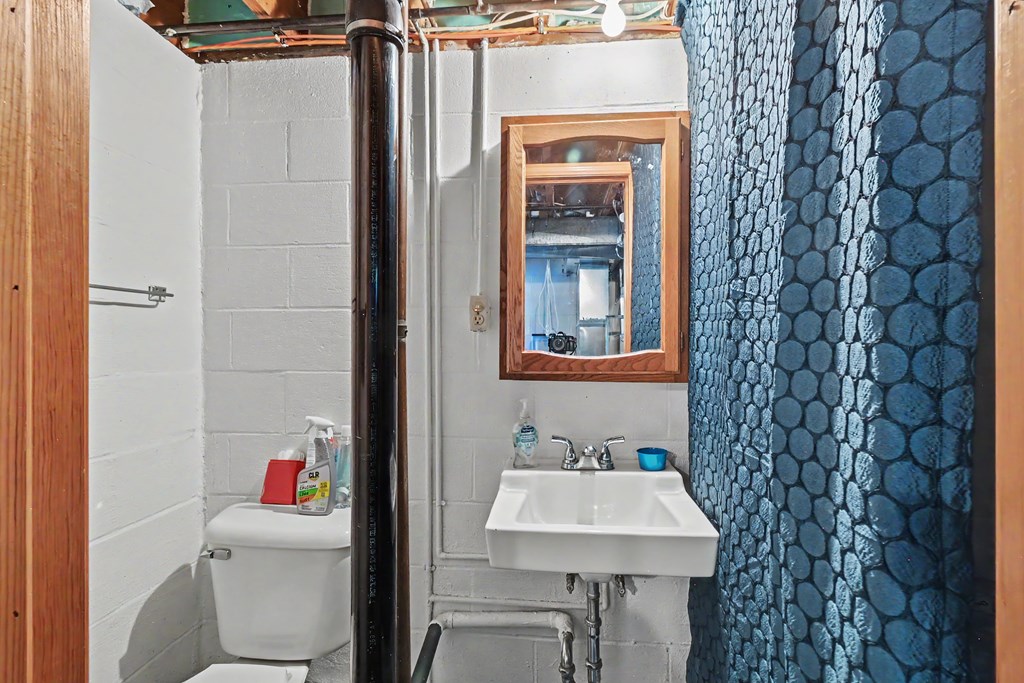 1053 Reed Road, Mansfield, Ohio 44903, 2 Bedrooms Bedrooms, ,2 BathroomsBathrooms,Residential,For Sale,Reed Road,9073554