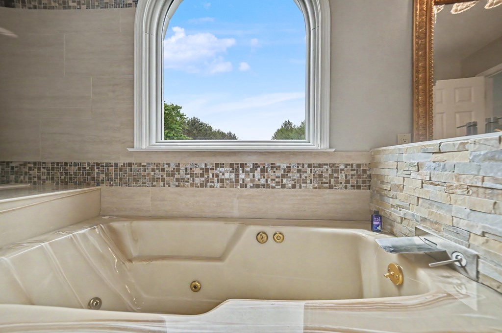 1071 Sheirer Road, Mansfield, Ohio 44903, 5 Bedrooms Bedrooms, ,5 BathroomsBathrooms,Residential,For Sale,Sheirer Road,9073615