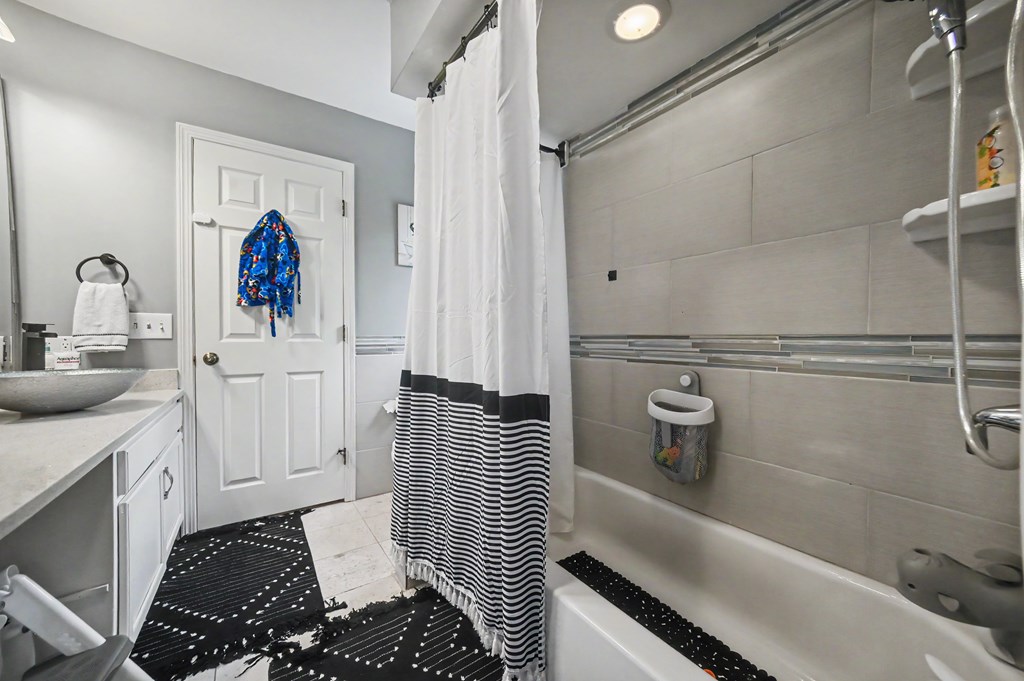 1071 Sheirer Road, Mansfield, Ohio 44903, 5 Bedrooms Bedrooms, ,5 BathroomsBathrooms,Residential,For Sale,Sheirer Road,9073615