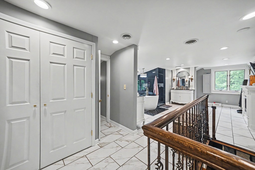 1071 Sheirer Road, Mansfield, Ohio 44903, 5 Bedrooms Bedrooms, ,5 BathroomsBathrooms,Residential,For Sale,Sheirer Road,9073615