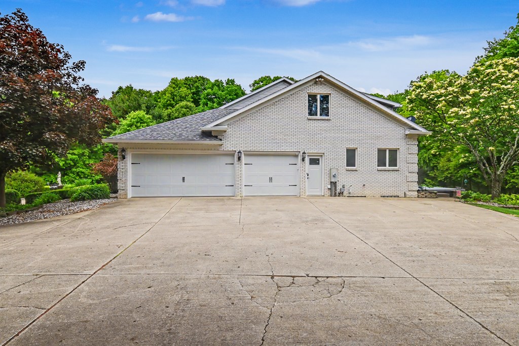 1071 Sheirer Road, Mansfield, Ohio 44903, 5 Bedrooms Bedrooms, ,5 BathroomsBathrooms,Residential,For Sale,Sheirer Road,9073615