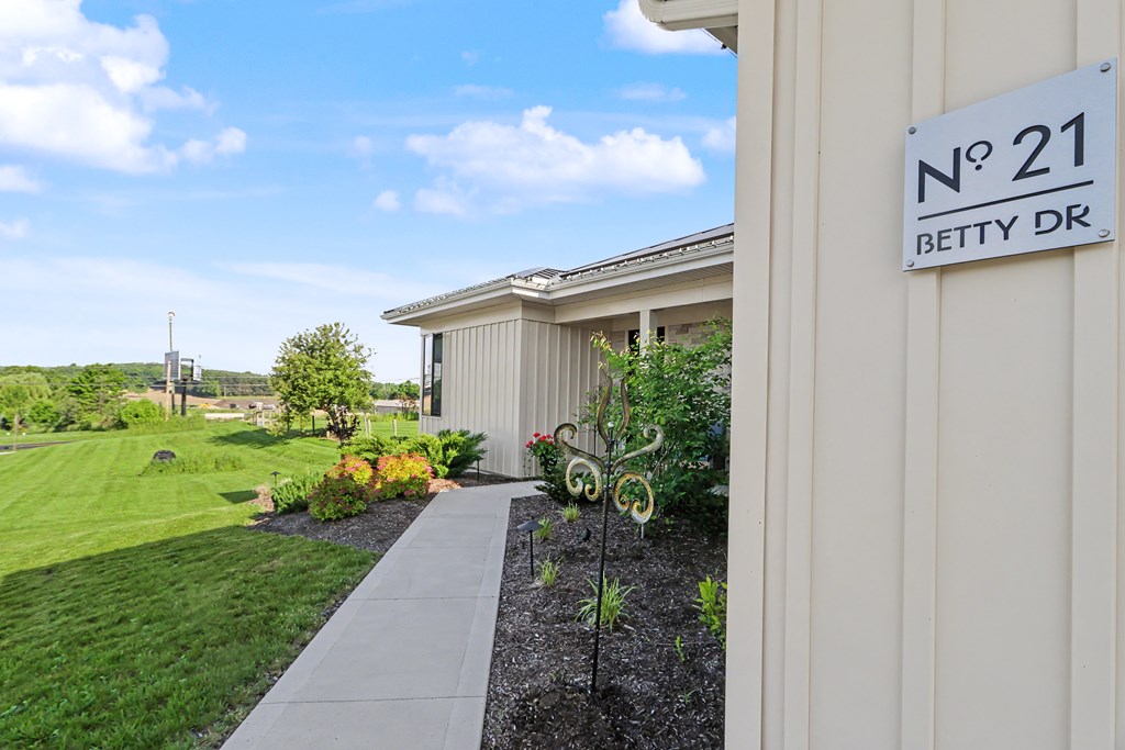 21 Betty Drive, Bellville, Ohio 44813, 3 Bedrooms Bedrooms, ,2 BathroomsBathrooms,Residential,For Sale,Betty Drive,9073618