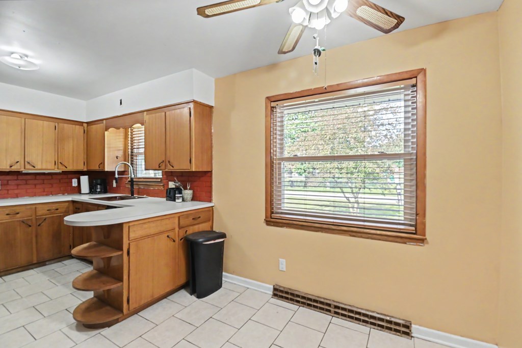 139 Arlington Avenue, Galion, Ohio 44833, 3 Bedrooms Bedrooms, ,1 BathroomBathrooms,Residential,For Sale,Arlington Avenue,9073631 139 Arlington Avenue, Galion, Ohio 44833, 3 Bedrooms Bedrooms, ,1 BathroomBathrooms,Residential,For Sale,Arlington Avenue,9073631