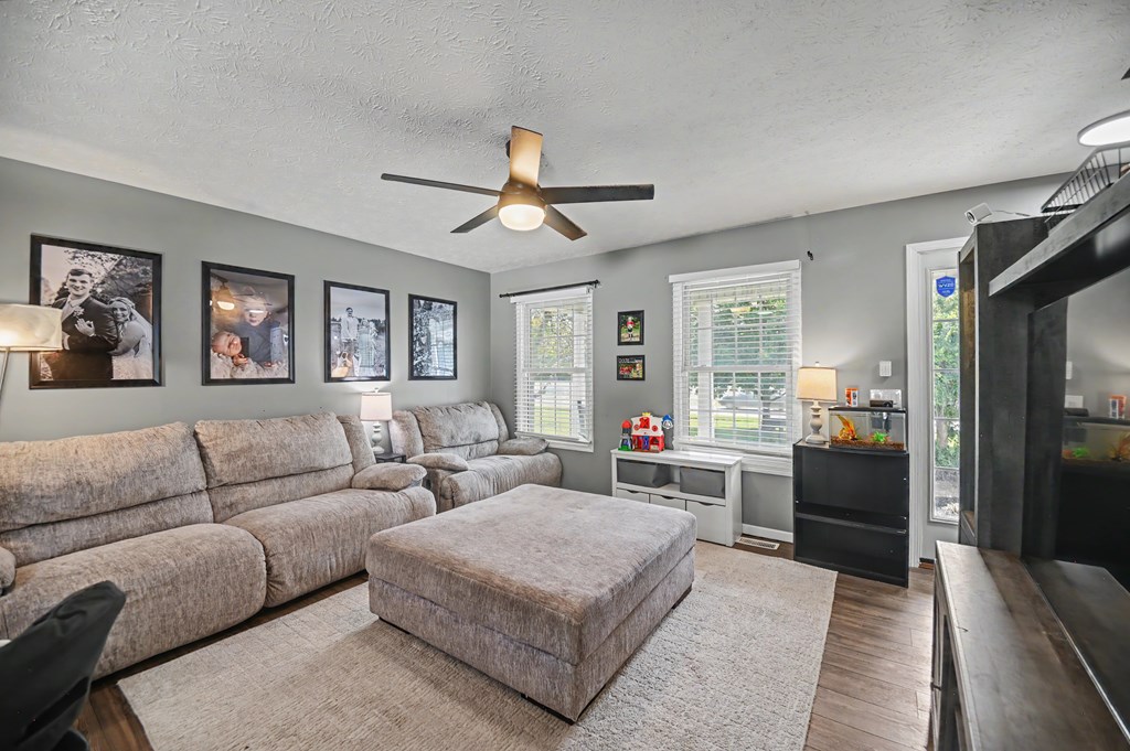 126 N Old State Road, Norwalk, Ohio 44857, 3 Bedrooms Bedrooms, ,2 BathroomsBathrooms,Residential,For Sale,Old State Road,9073634 126 N Old State Road, Norwalk, Ohio 44857, 3 Bedrooms Bedrooms, ,2 BathroomsBathrooms,Residential,For Sale,Old State Road,9073634