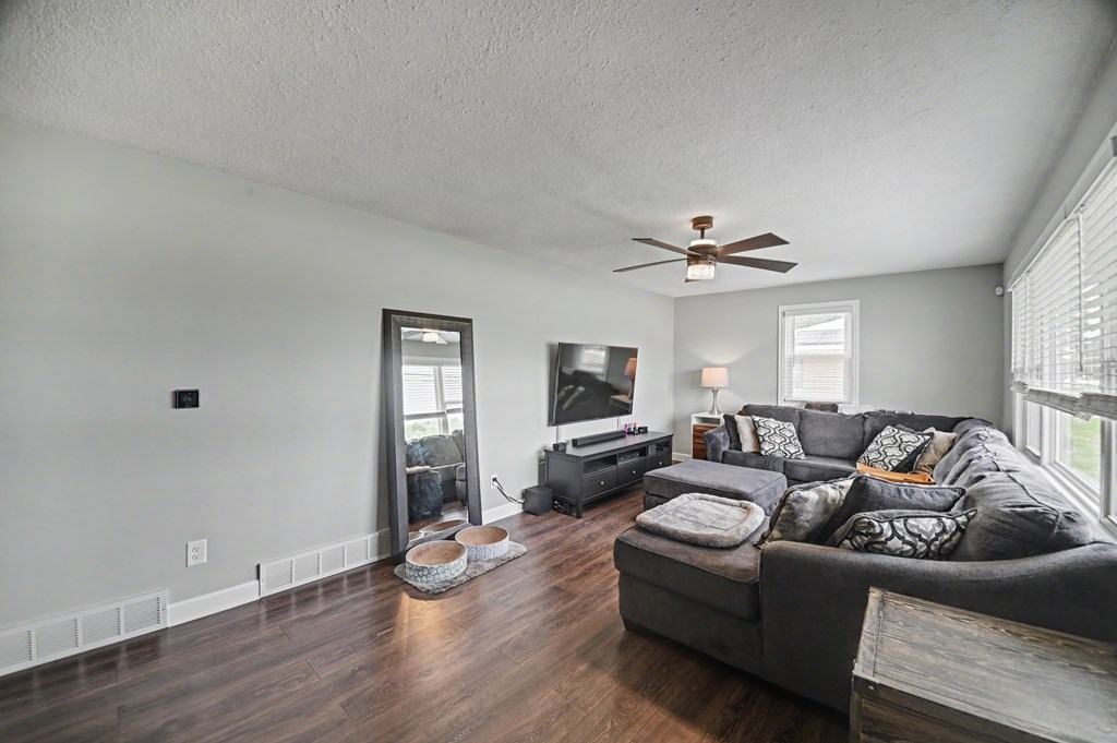 3355 State Route 39, Shelby, Ohio 44875, 3 Bedrooms Bedrooms, ,3 BathroomsBathrooms,Residential,For Sale,State Route 39,9073657