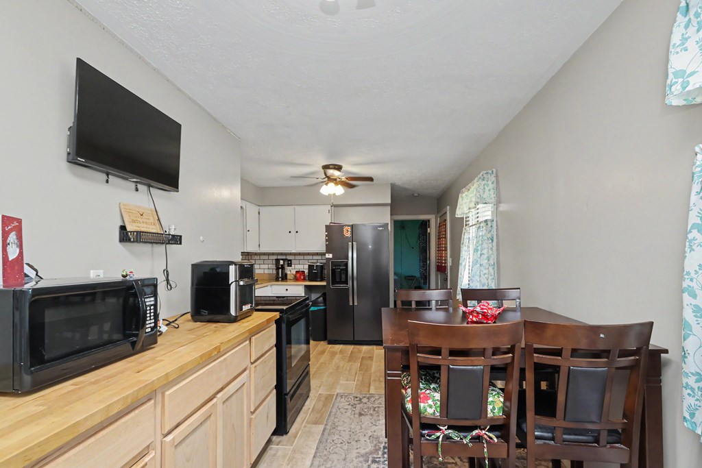 14 Fast Street, Ashland, Ohio 44805, 2 Bedrooms Bedrooms, ,1 BathroomBathrooms,Residential,For Sale,Fast Street,9073669 14 Fast Street, Ashland, Ohio 44805, 2 Bedrooms Bedrooms, ,1 BathroomBathrooms,Residential,For Sale,Fast Street,9073669