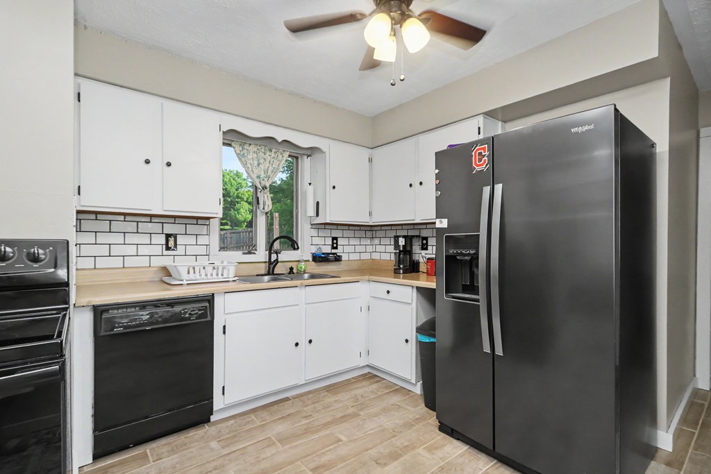 14 Fast Street, Ashland, Ohio 44805, 2 Bedrooms Bedrooms, ,1 BathroomBathrooms,Residential,For Sale,Fast Street,9073669 14 Fast Street, Ashland, Ohio 44805, 2 Bedrooms Bedrooms, ,1 BathroomBathrooms,Residential,For Sale,Fast Street,9073669