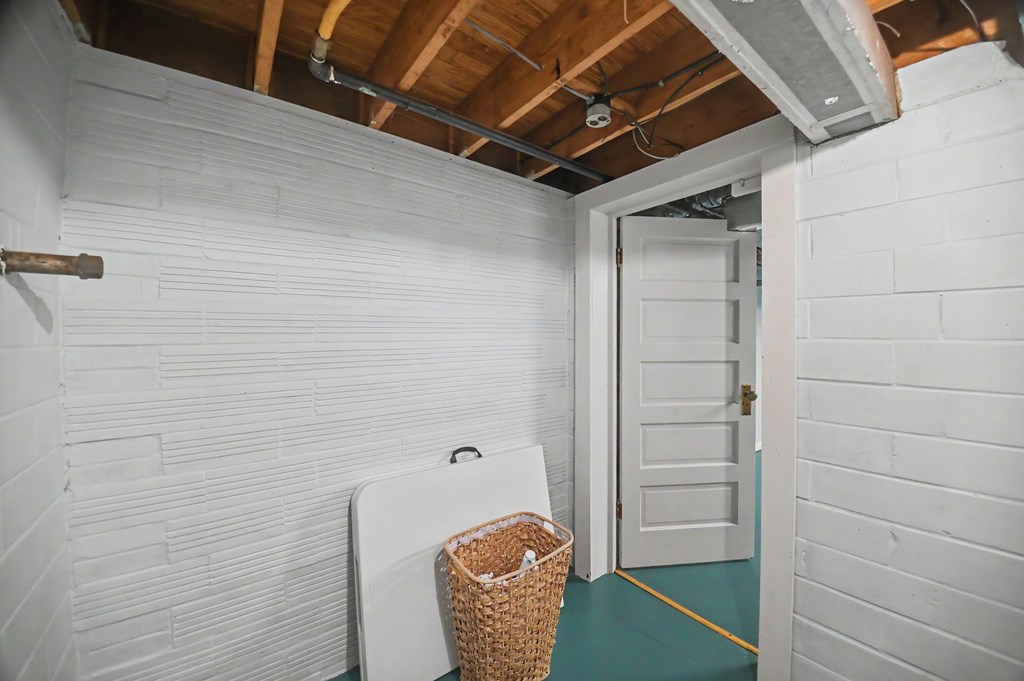 411 Davis Road, Mansfield, Ohio 44907, 3 Bedrooms Bedrooms, ,2 BathroomsBathrooms,Residential,For Sale,Davis Road,9073672