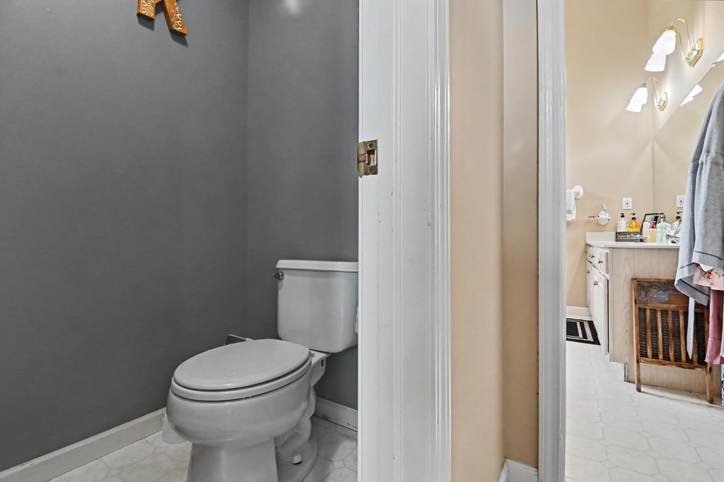 9400 Pleasant Valley, Mount Vernon, Ohio 43050, 4 Bedrooms Bedrooms, ,2 BathroomsBathrooms,Residential,For Sale,Pleasant Valley,9073695