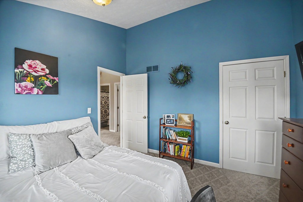 9400 Pleasant Valley, Mount Vernon, Ohio 43050, 4 Bedrooms Bedrooms, ,2 BathroomsBathrooms,Residential,For Sale,Pleasant Valley,9073695