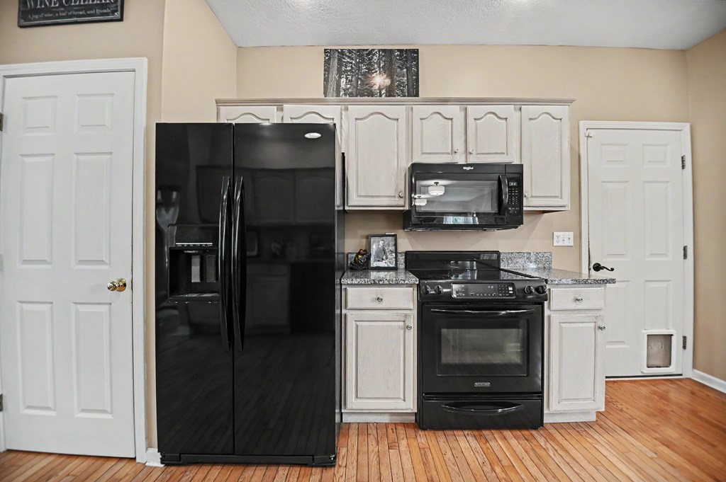 9400 Pleasant Valley, Mount Vernon, Ohio 43050, 4 Bedrooms Bedrooms, ,2 BathroomsBathrooms,Residential,For Sale,Pleasant Valley,9073695
