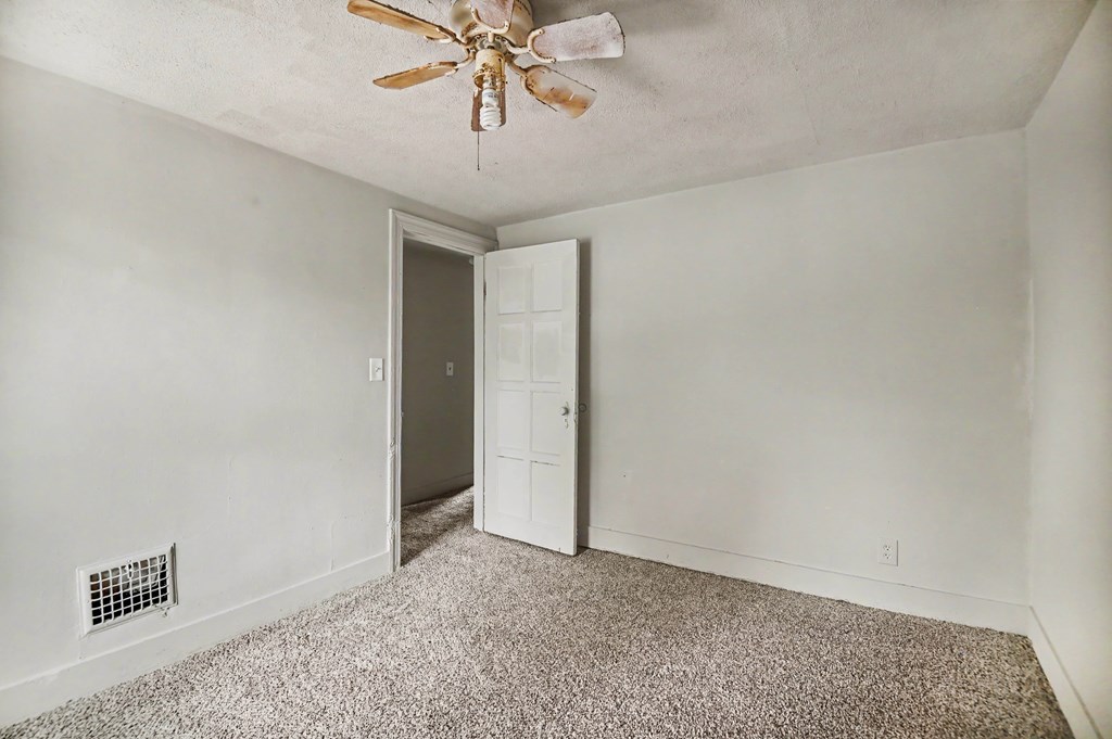 221 Penn Avenue, Mansfield, Ohio 44906, 3 Bedrooms Bedrooms, ,1 BathroomBathrooms,Residential,For Sale,Penn Avenue,9073702 221 Penn Avenue, Mansfield, Ohio 44906, 3 Bedrooms Bedrooms, ,1 BathroomBathrooms,Residential,For Sale,Penn Avenue,9073702