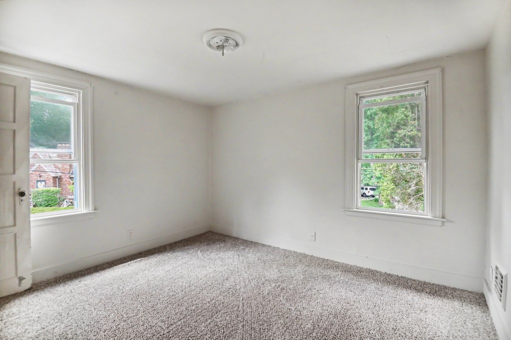 221 Penn Avenue, Mansfield, Ohio 44906, 3 Bedrooms Bedrooms, ,1 BathroomBathrooms,Residential,For Sale,Penn Avenue,9073702 221 Penn Avenue, Mansfield, Ohio 44906, 3 Bedrooms Bedrooms, ,1 BathroomBathrooms,Residential,For Sale,Penn Avenue,9073702