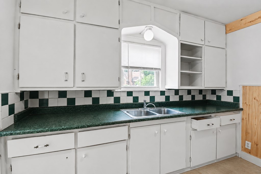 221 Penn Avenue, Mansfield, Ohio 44906, 3 Bedrooms Bedrooms, ,1 BathroomBathrooms,Residential,For Sale,Penn Avenue,9073702 221 Penn Avenue, Mansfield, Ohio 44906, 3 Bedrooms Bedrooms, ,1 BathroomBathrooms,Residential,For Sale,Penn Avenue,9073702
