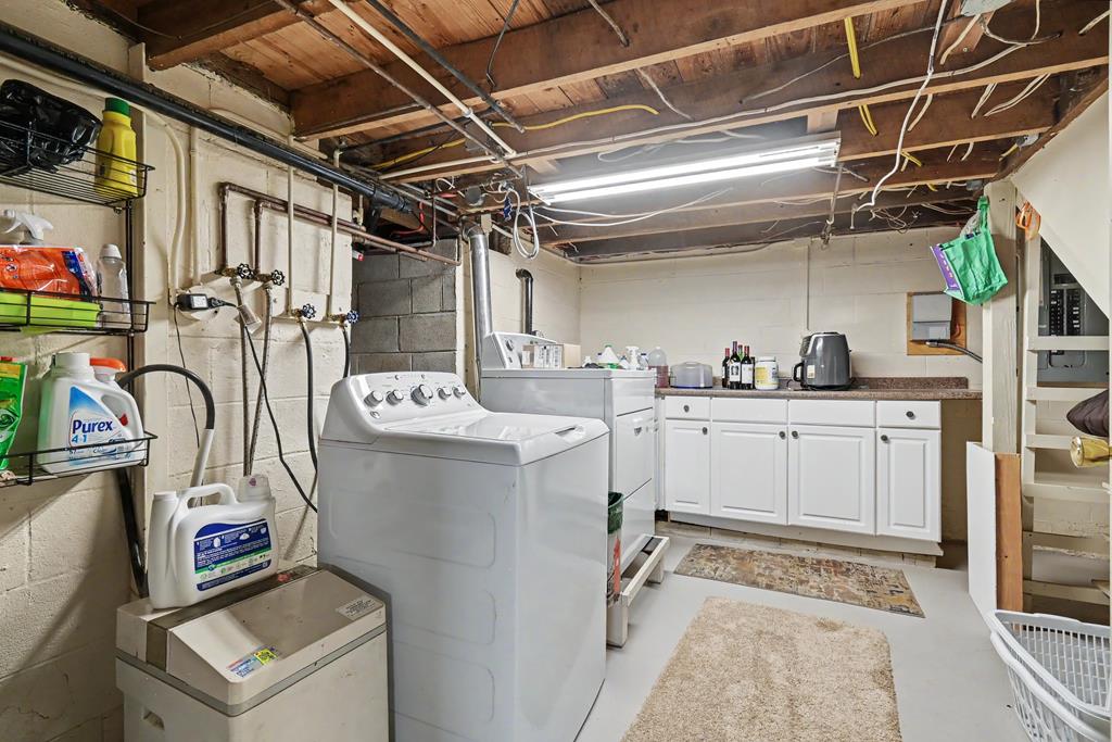 1411 Burnison Road, Ontario, Ohio 44903, 3 Bedrooms Bedrooms, ,1 BathroomBathrooms,Residential,For Sale,Burnison Road,9073716