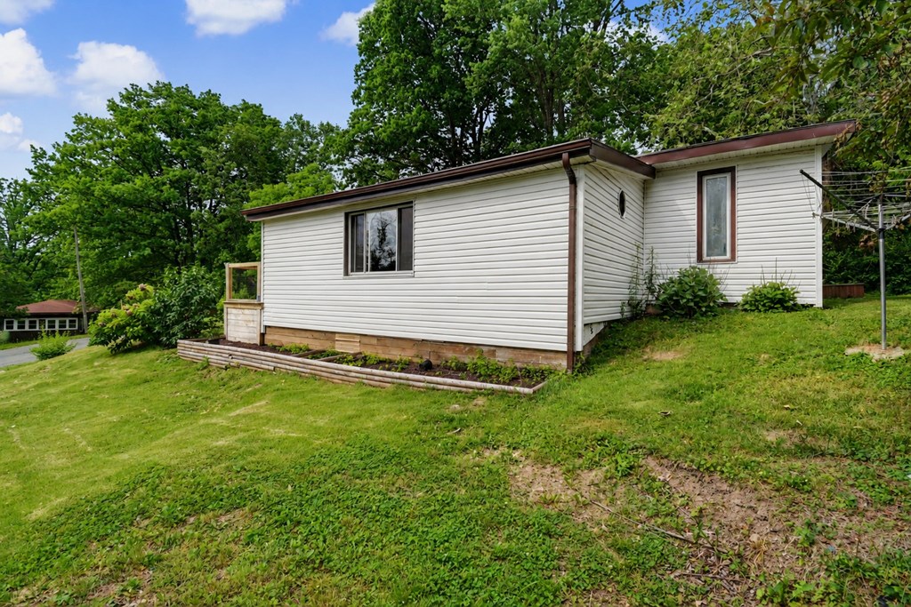 2291 E Lake Galion Road, Galion, Ohio 44833, 3 Bedrooms Bedrooms, ,1 BathroomBathrooms,Residential,For Sale,Lake Galion Road,9073717