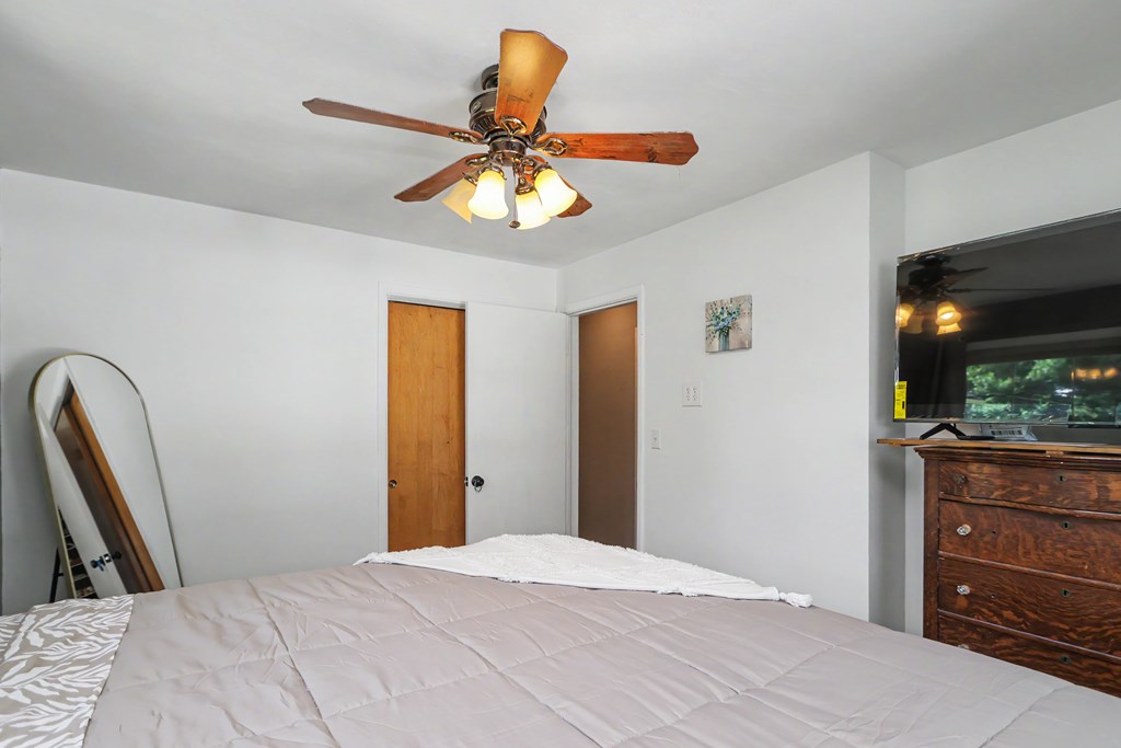562 Fuhrer Avenue, Mansfield, Ohio 44904, 3 Bedrooms Bedrooms, ,1 BathroomBathrooms,Residential,For Sale,Fuhrer Avenue,9073738