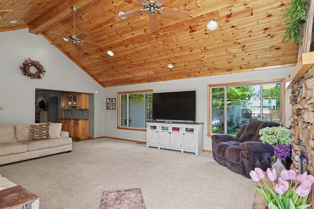 562 Fuhrer Avenue, Mansfield, Ohio 44904, 3 Bedrooms Bedrooms, ,1 BathroomBathrooms,Residential,For Sale,Fuhrer Avenue,9073738