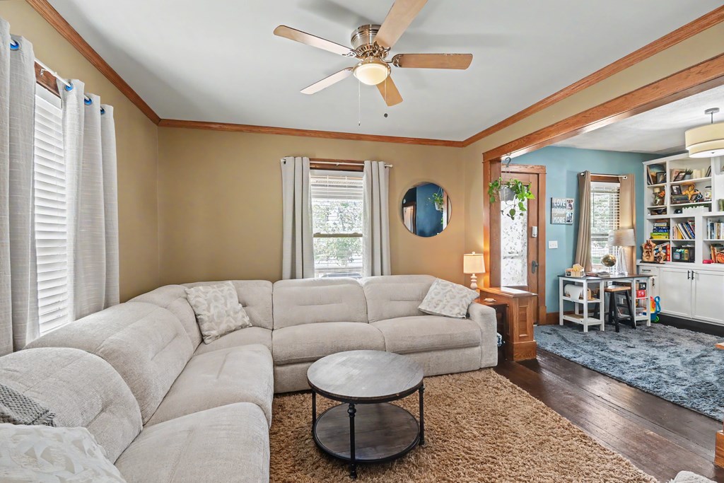 421 W Oakwood Avenue, Bucyrus, Ohio 44820, 3 Bedrooms Bedrooms, ,2 BathroomsBathrooms,Residential,For Sale,Oakwood Avenue,9073750